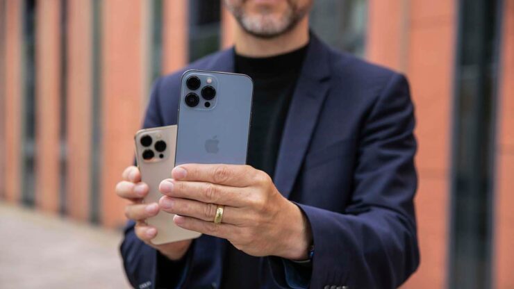 Такой смартфон лучше носить без чехлов. Фото.