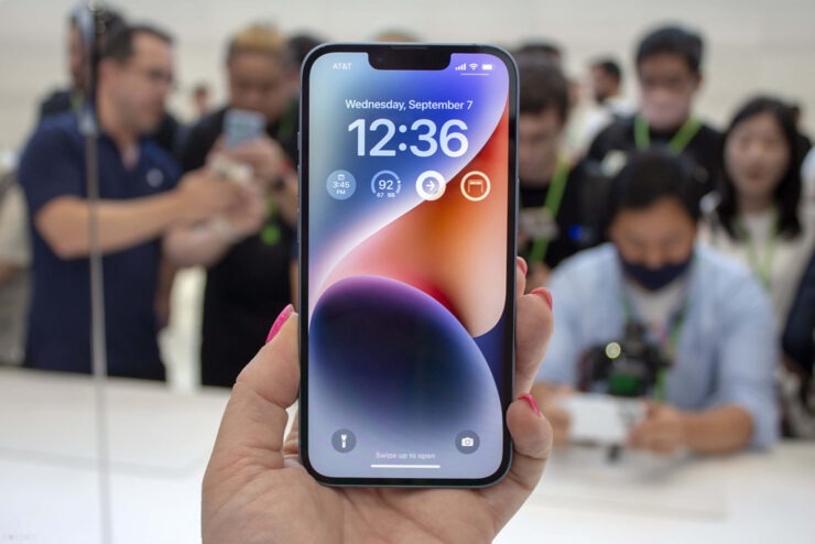 iPhone 14 получил процессор A15 Bionic с дополнительным графическим ядром, но оказался медленнее iPhone 13 Pro и 13 Pro Max. Фото.