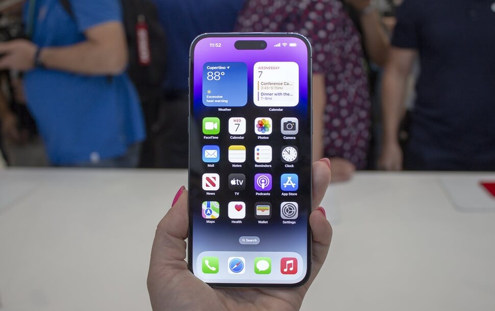 У iPhone 14 Pro появились проблемы с камерой. Но дело не в Apple. Фото.