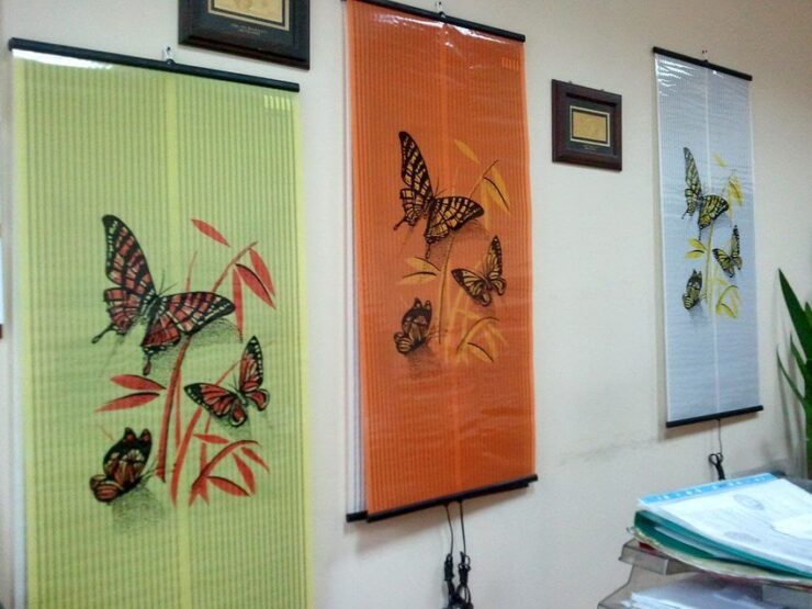 Настенный ИК-обогреватель. ИК-обогреватели очень удобны и не занимают много места. Фото.