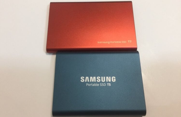 Внешний SSD — Samsung T7. Даже внешние накопители Samsung стоят не дёшево. Фото.