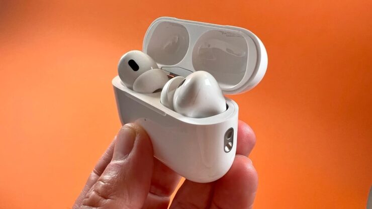 AirPods Pro — звук. Определить, какое поколение AirPods Pro перед вами, можно только по кейсу. AirPods Pro — звук. Определить, какое поколение AirPods Pro перед вами, можно только по кейсу. Фото.