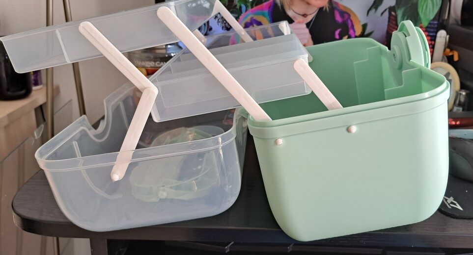 Органайзер для лекарств. Посмотрите, какой вместительный органайзер. Фото.