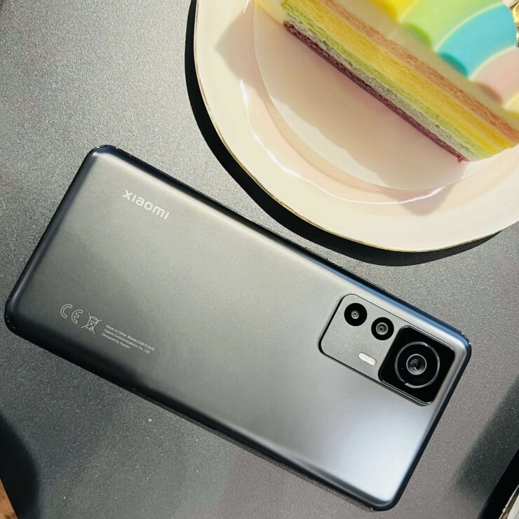 Xiaomi 12T — цена. Смартфоны Xiaomi по интерфейсу больше всего напоминают Айфоны. Фото.