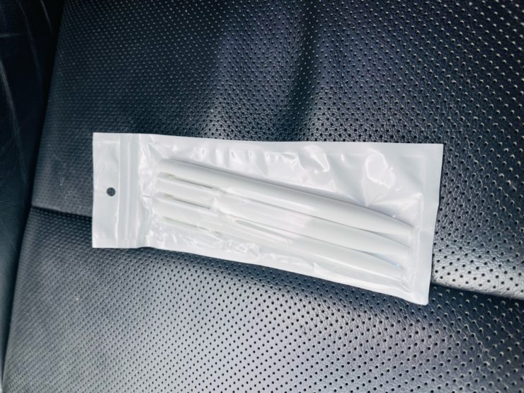 Ручки выглядят достаточно просто, но главное то, как они пишут. Фото.