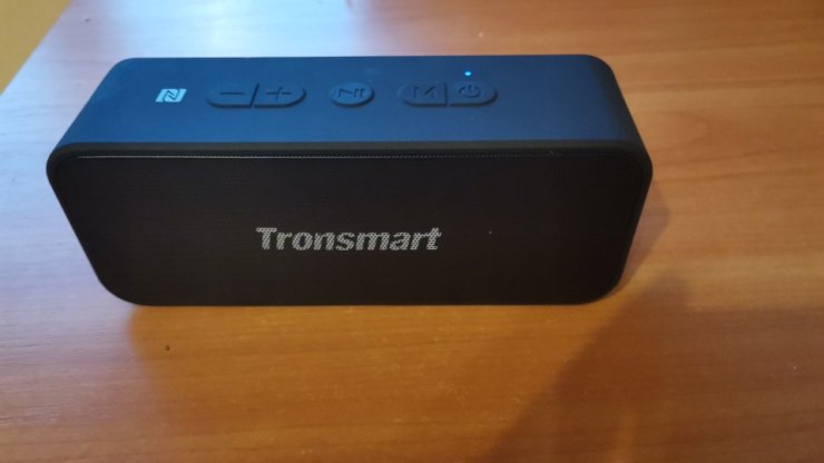 Емкий аккумулятор позволит использовать колонку на любой вечеринке. Фото.