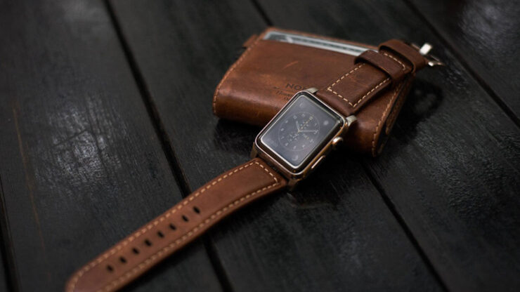 Старайтесь не мочить кожаные ремешки. Это может вызвать их быструю порчу. Фото.