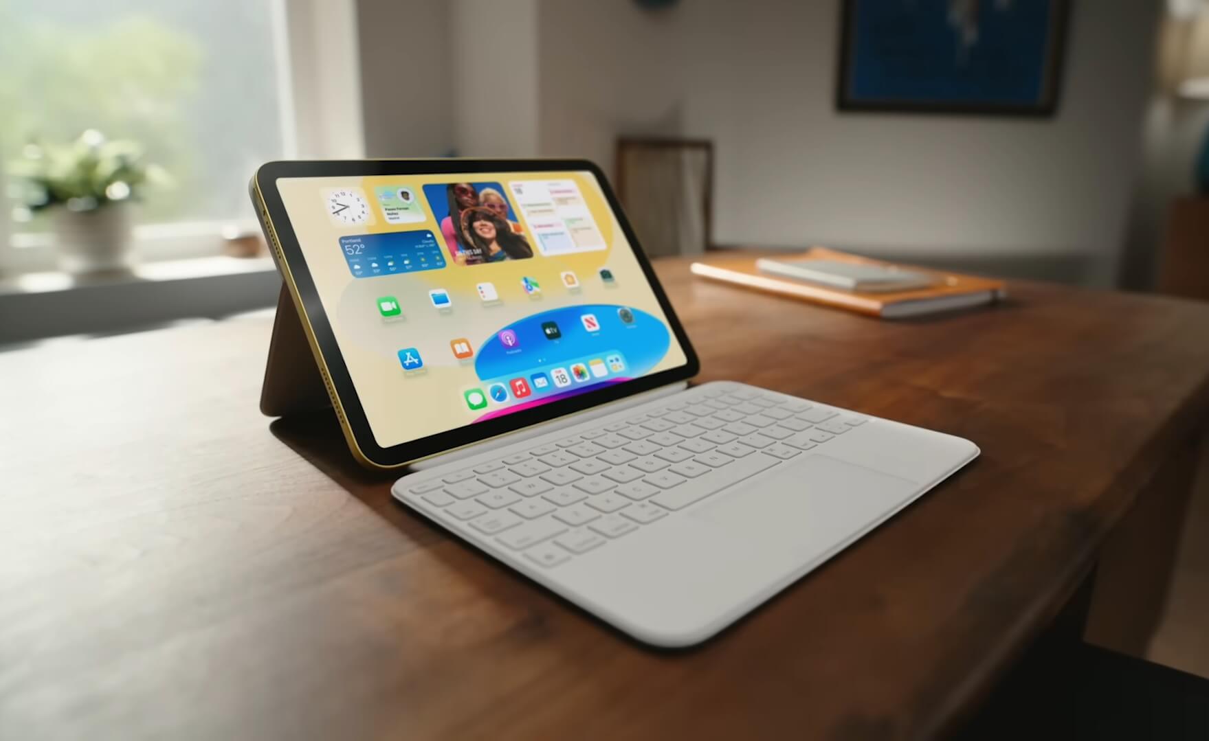 Стоит ли покупать оригинальные аксессуары Apple. Новая клавиатура для iPad 10 выпускается только в белом цвете. Фото