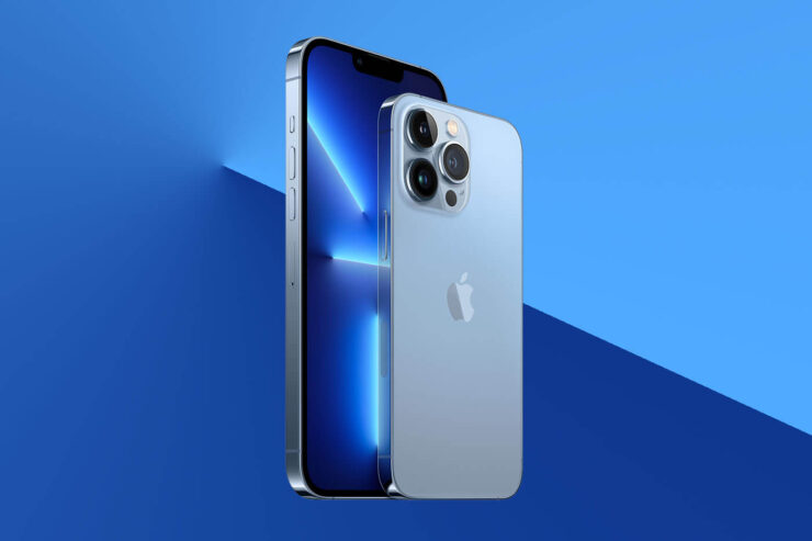 По размеру iPhone 13 Pro Max и iPhone 14 Plus идентичны. Фото.