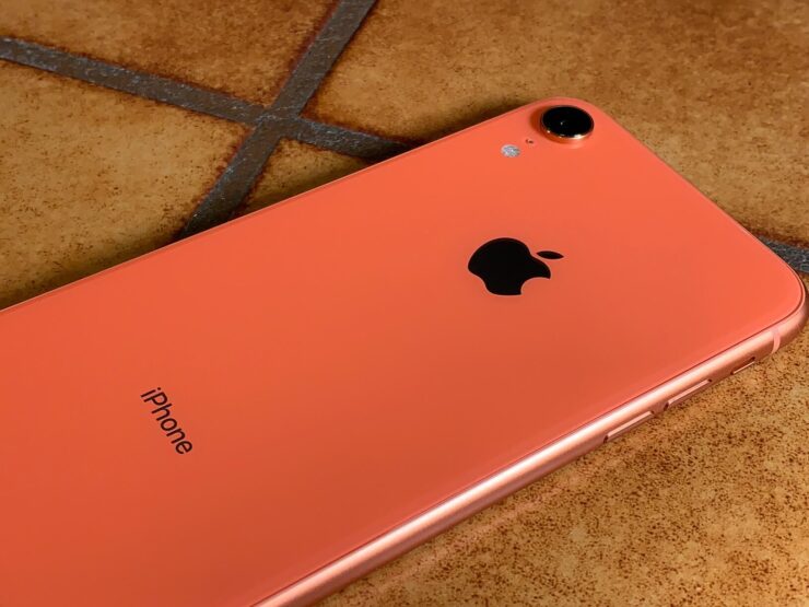 iOS 16 — стоит ли обновлять iPhone XR. Камера в iPhone XR для 2022 года уже слабовата. Фото.