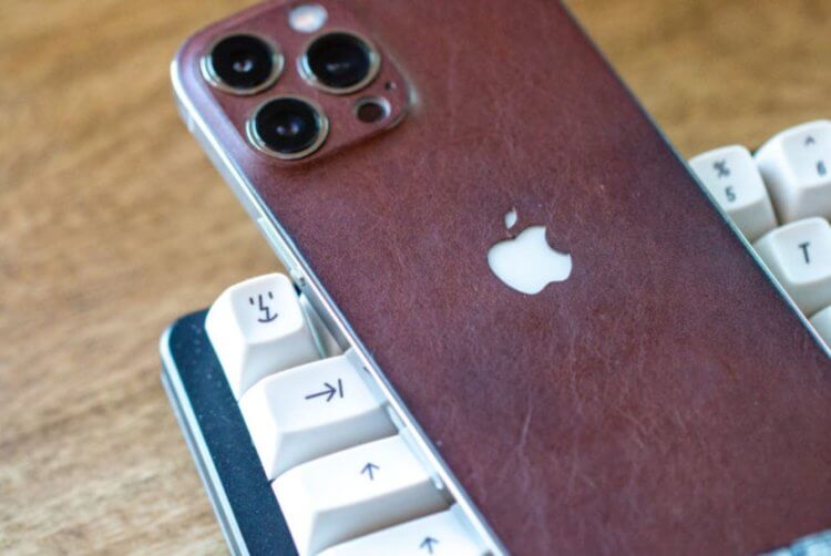 В iOS 16 появилась новая раскладка клавиатуры. Как ей пользоваться. Фото.