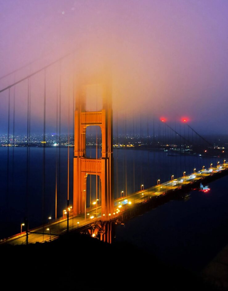 Режим ночной съемки на Айфоне. Это фото сделано на iPhone 12 Pro Max. Фото.