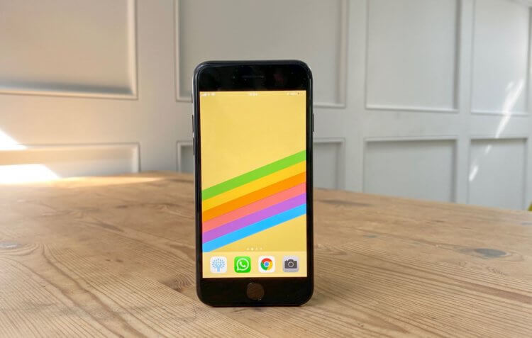 Больше никогда не куплю iPhone SE. Это одноразовый смартфон, который никому не нужен. Фото.