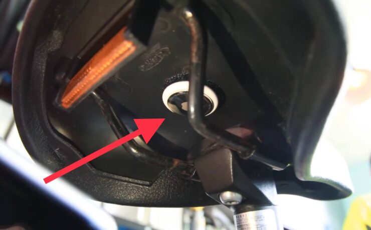 Как найти велосипед. Как вариант, можно зафиксировать AirTag под сиденье. Как найти велосипед. Как вариант, можно зафиксировать AirTag под сиденье. Фото.