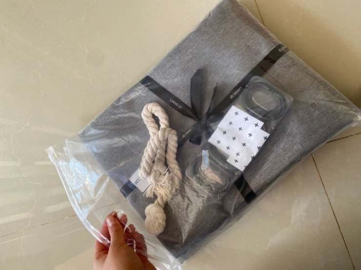 Купить шторку для ванной. Такая шторка не просто удобная, но и дополняет внешний вид ванной комнаты. Фото.