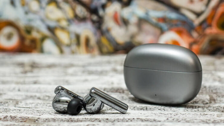 Купить беспроводные наушники. Наушники выглядят очень стильно. Фото.