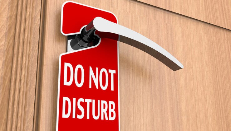 Как включить режим “Не беспокоить” на Айфоне. С помощью “Не беспокоить” можно отдохнуть от телефона. Как включить режим “Не беспокоить” на Айфоне. С помощью “Не беспокоить” можно отдохнуть от телефона. Фото.