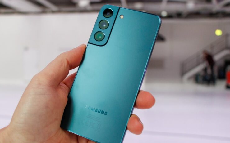 Камера в Galaxy S22 установлена отличная. Фото.