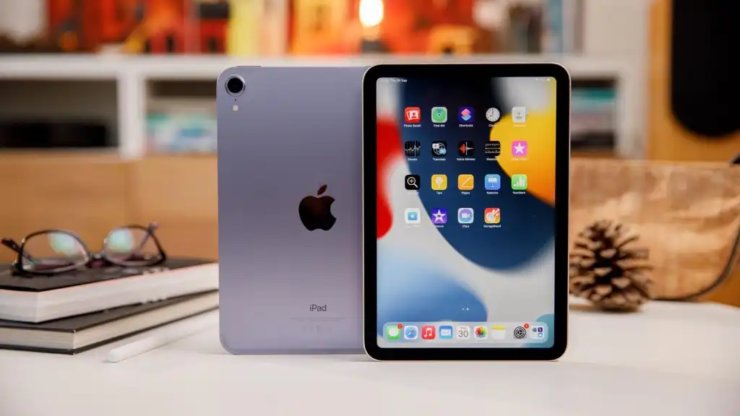 iPad mini 6 — купить. Фиолетовый цвет очень идет iPad mini 6. Фото.