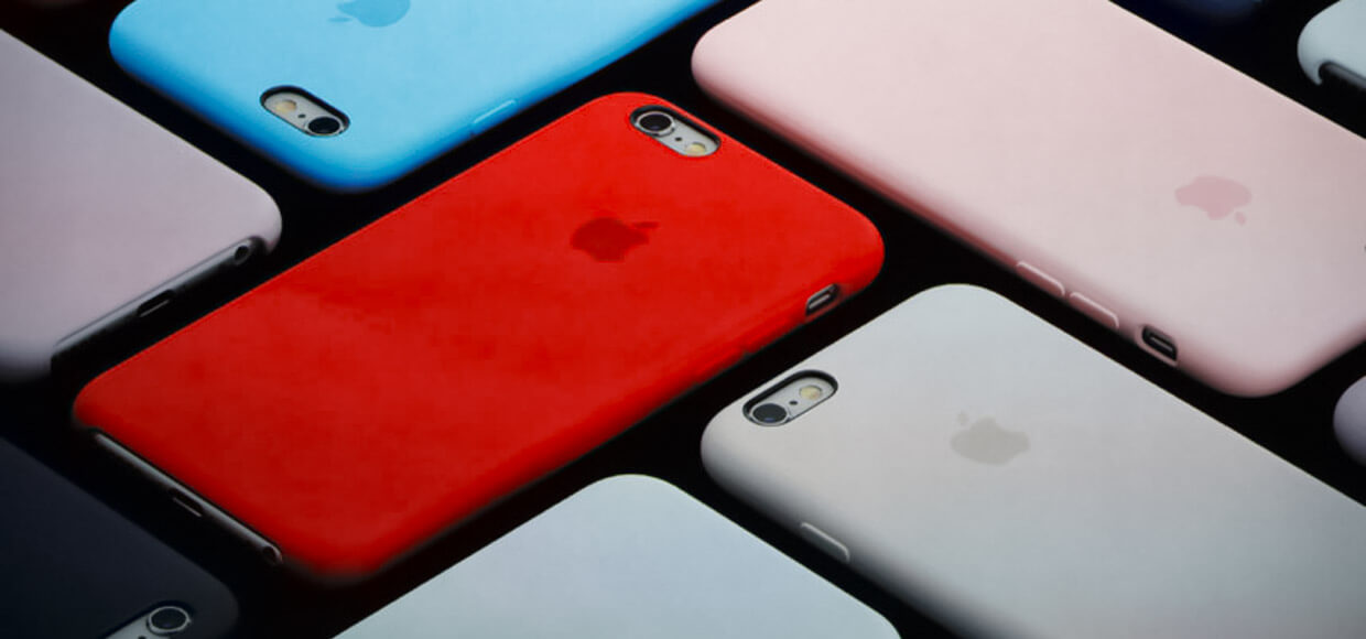 Фирменные силиконовые чехлы пользуются популярностью уже очень давно. Фото.