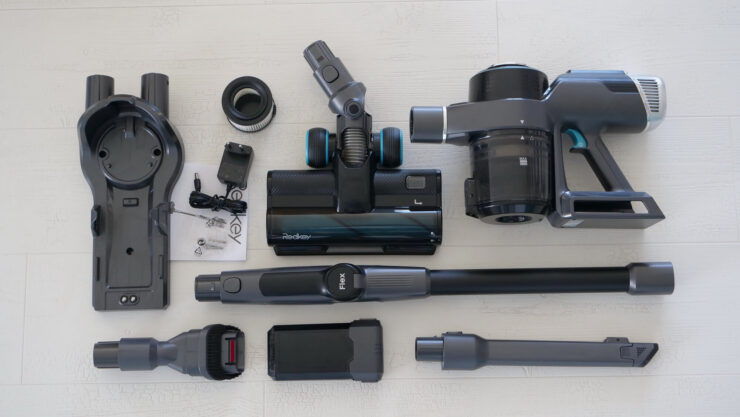 Мощный беспроводной пылесос. Выбор насадок реально впечатляет. Мощный беспроводной пылесос. Выбор насадок реально впечатляет. Фото.