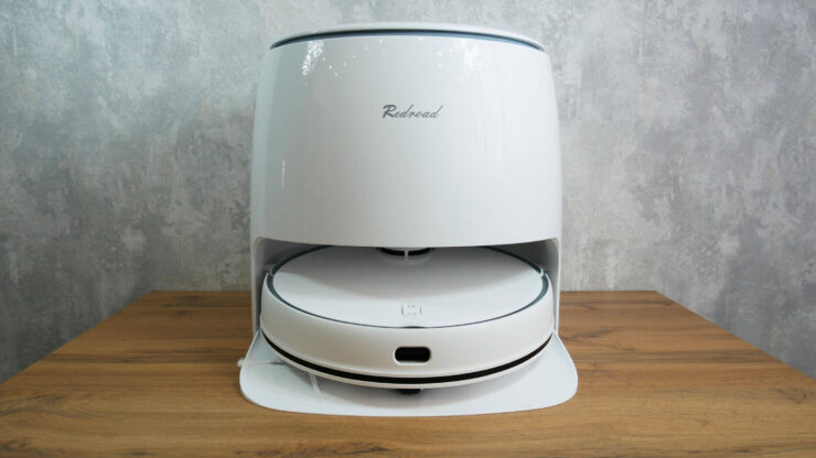 Крутой моющий робот-пылесос отдают со скидкой. Надо брать! Вместе со станцией робот все равно не займет слишком много места. Крутой моющий робот-пылесос отдают со скидкой. Надо брать! Вместе со станцией робот все равно не займет слишком много места. Фото.