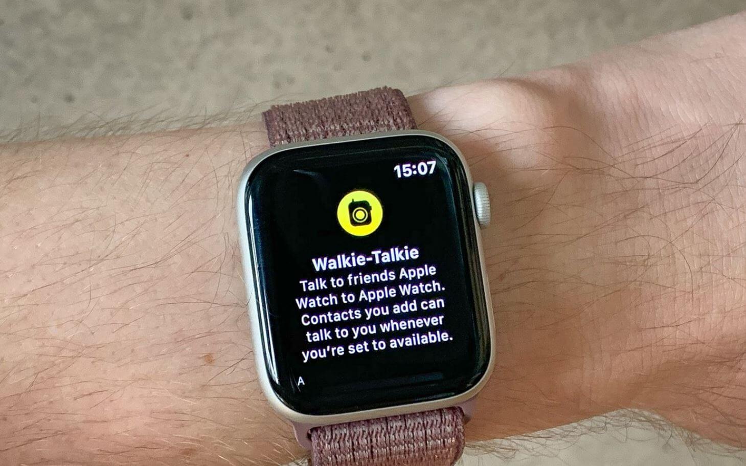Уоки-токи Apple Watch — что это. Уоки-токи на Apple Watch напоминает рацию, но это обмен голосовыми сообщениями через Сеть. Фото.