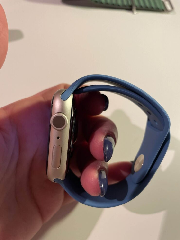 Ремешок ничем не отличается от оригинального. Фото.