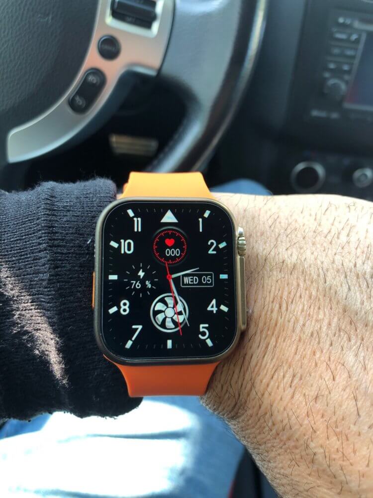 Копия Apple Watch Ultra. Некоторые циферблаты отдают откровенной китайщиной. Фото.