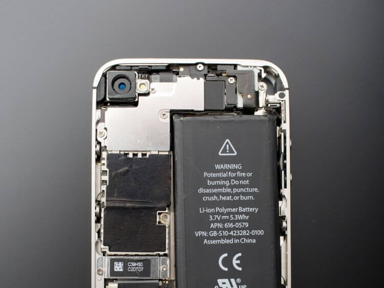 Спасибо, Apple, что у iPhone — несъёмный аккумулятор