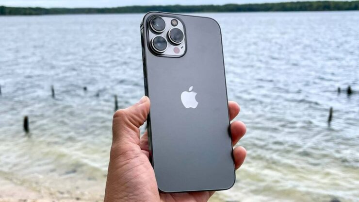 iPhone 13 Pro Max — купить. iPhone 13 Pro Max даже спустя год после выхода — отличное устройство. Фото.