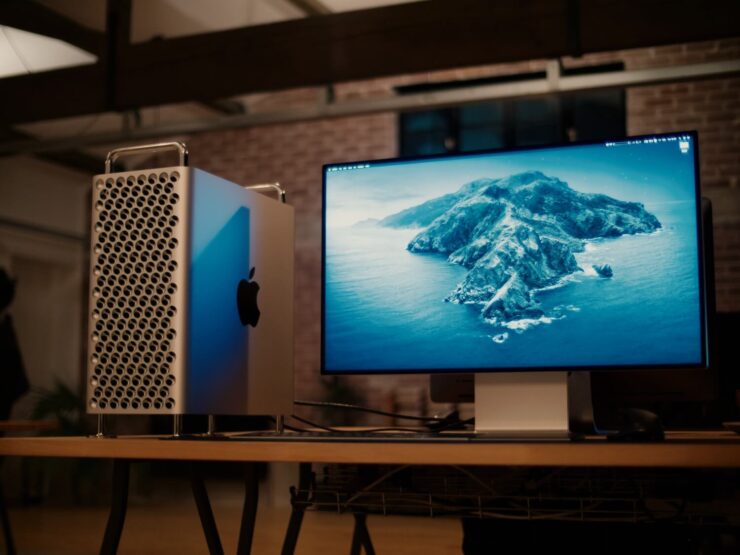 Вместе с практически безрамочным Pro Display XDR получается крутейшая связка. Фото.