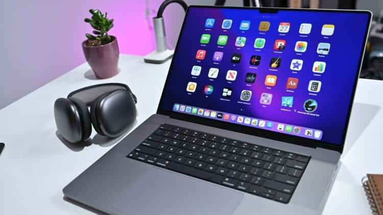 MacBook для игр. Экран у MacBook Pro 16 располагает для игр. Фото.