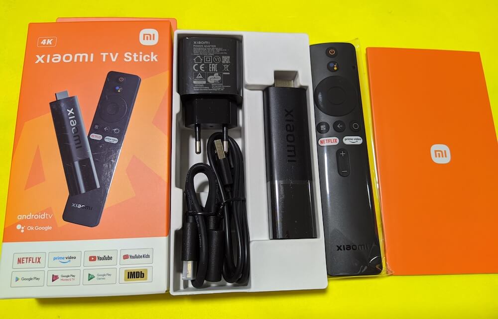 Умная приставка добавит обычному телевизору функцию Smart TV. Фото.