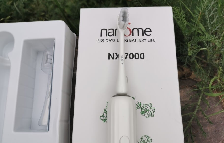 Эта зубная щетка круче твоего iPhone: 365 дней без розетки при цене менее 2 000 рублей. Фото.