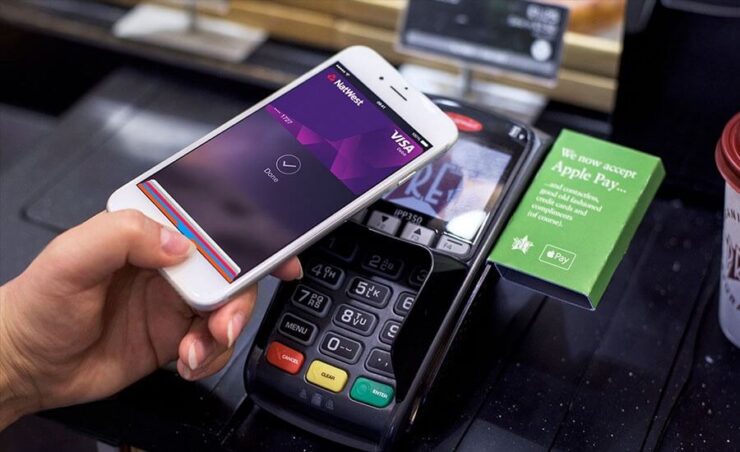 Мир Пей на Айфон. Остается надеяться, что использовать Mir Pay будет также удобно, как и Apple Pay. Фото.