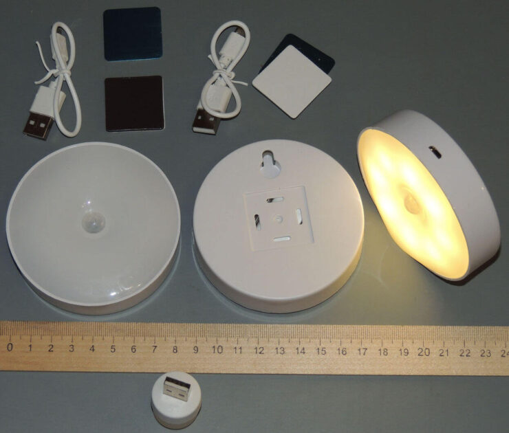 Беспроводной светильник с датчиком движения. Светильники получились компактными, но света от них достаточно. Фото.