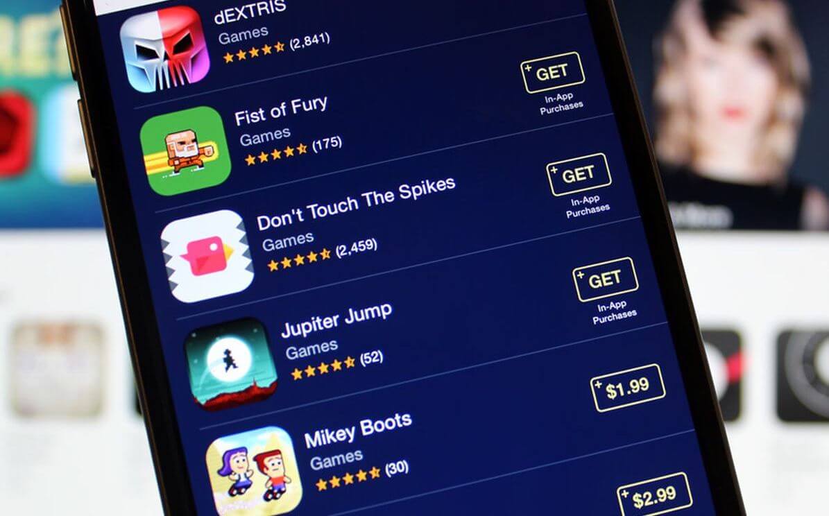 Удалять приложение, за которое был получен возврат средств, с устройства пользователя нет никакого резона. Он и так не сможет им нормально пользоваться. Фото.