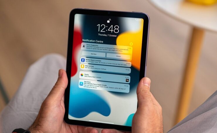 Какой iPad mini последний. Миник вроде маленький, но с производительностью у него проблем нет. Фото.