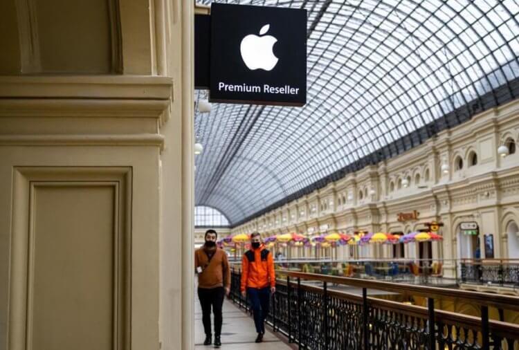 Заблокируют ли Apple в России. Своих магазинов в России у Apple нет, как скорее всего и другой собственности. Фото.