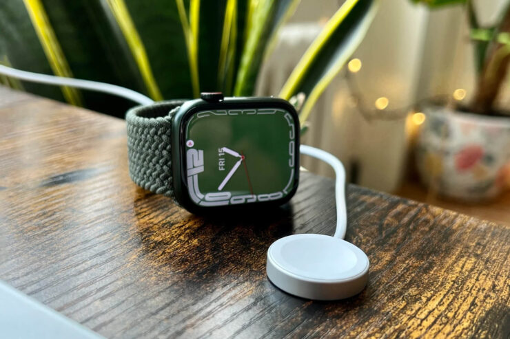 Время работы Apple Watch. Не забывайте заряжать часы перед сном. Фото.