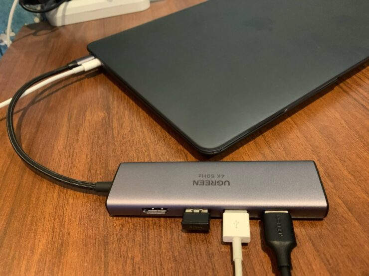 USB Type-C концентратор. Хаб по дизайну подходит к Макбуку. USB Type-C концентратор. Хаб по дизайну подходит к Макбуку. Фото.