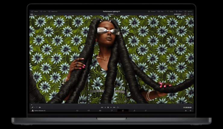 MacBook Pro 2023 — экран. Благодаря качественному экрану складывается ощущение, что картинка нарисована прямо на стекле. MacBook Pro 2023 — экран. Благодаря качественному экрану складывается ощущение, что картинка нарисована прямо на стекле. Фото.