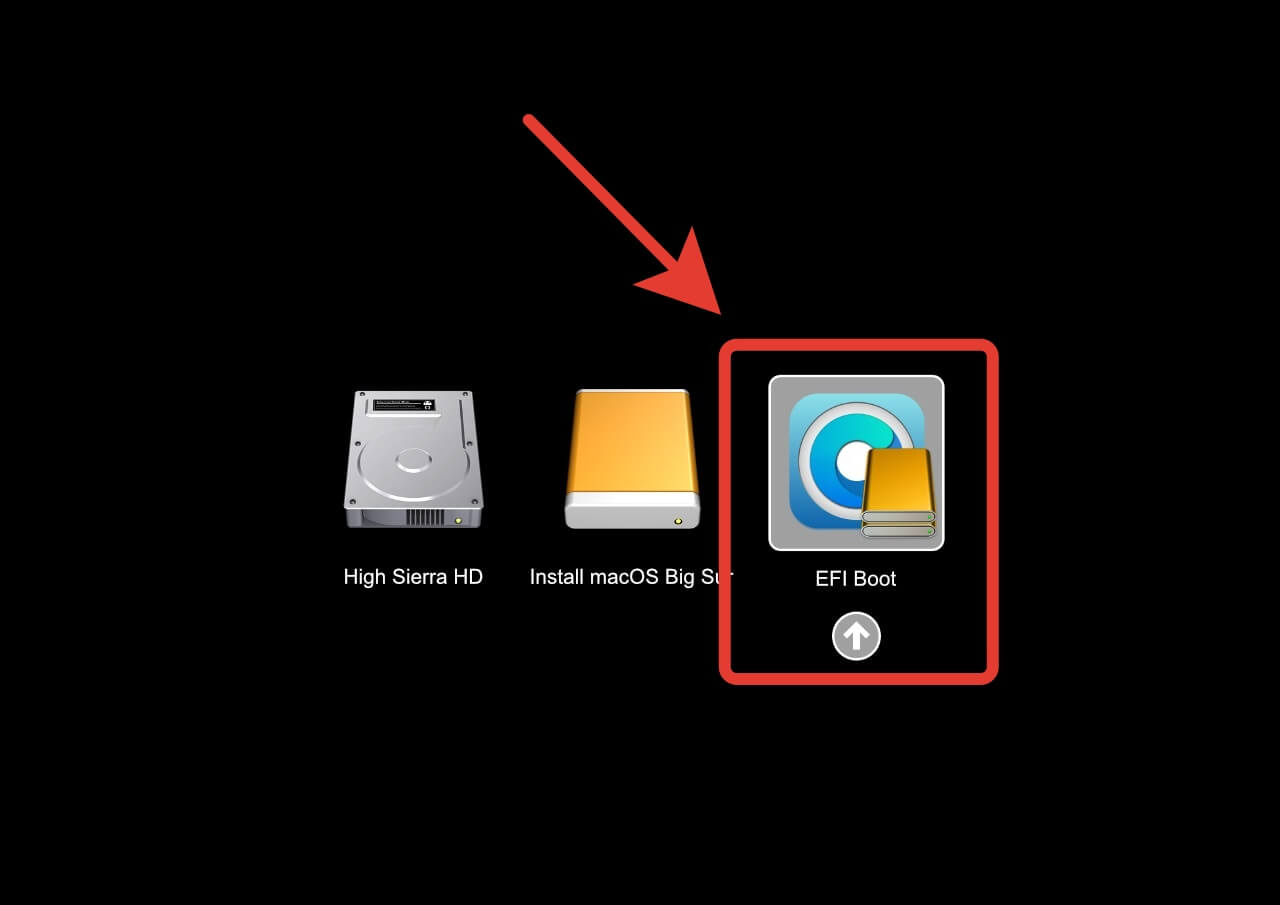 Выберите загрузочную флешку, которую вы создали ранее. Фото.