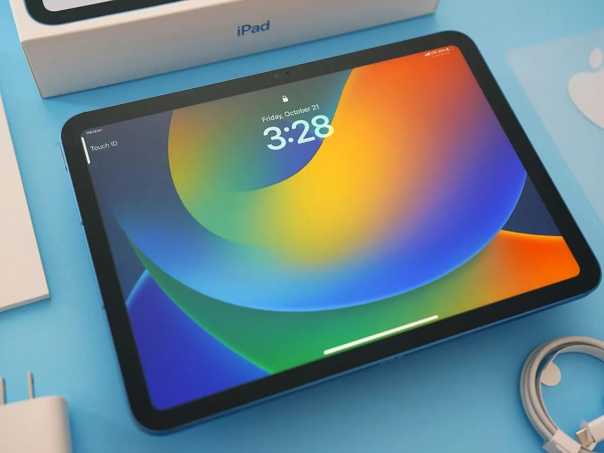 Если iPad 10 в будущих поколениях останется без воздушной прослойки, то устройство будет восприниматься иначе. Фото.