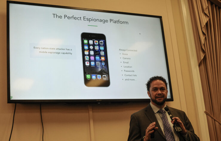 Принудительное удаление приложений. Поначалу Apple хотела сама удалять вредоносные приложения с устройств пользователей, но потом передумала во избежание пересудов. Фото.