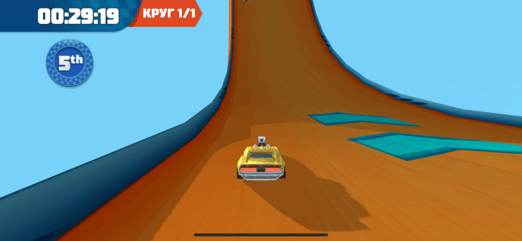 Скачать игру Hot Wheels. Соберите свой трек и победите всех соперников. Фото.