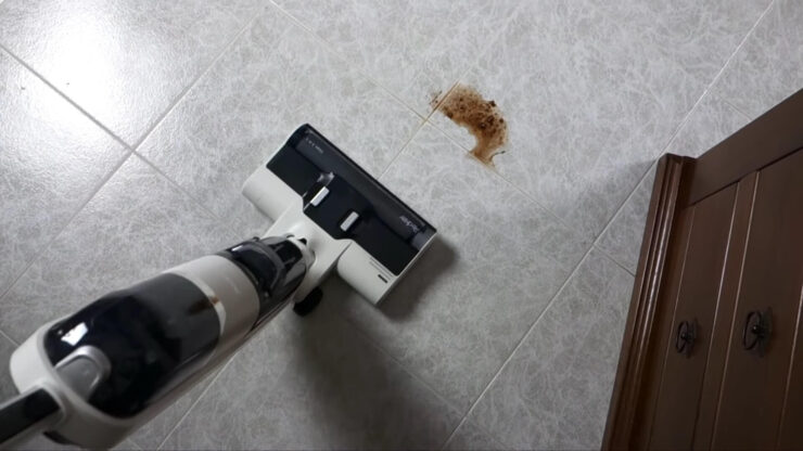 Как мыть моющим пылесосом. Redkey W12 справляется со своей задачей одним движением. Фото.