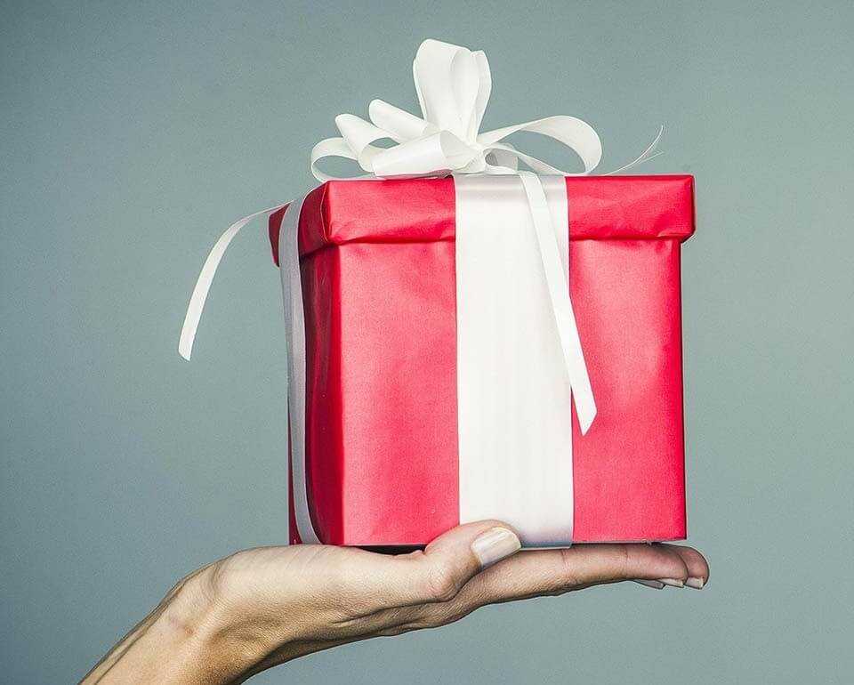 10 товаров с АлиЭкспресс, которые можно подарить на любой праздник. Фото.