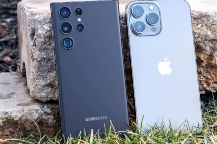 Стоит ли покупать S23 Ultra. Вот так оба смартфона выглядят рядом друг с другом. Фото.